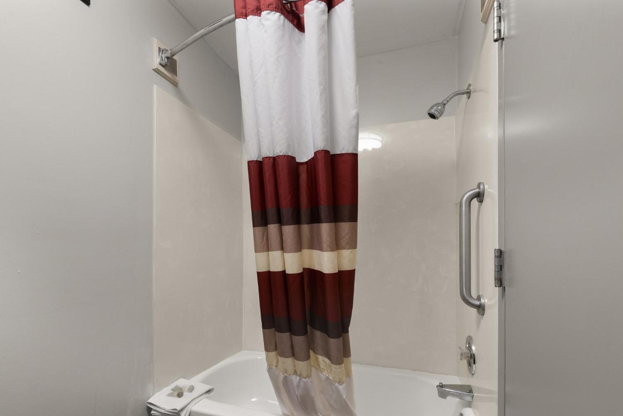 Red Roof Inn&Suites Savannah Airport Pooler Bagian luar foto