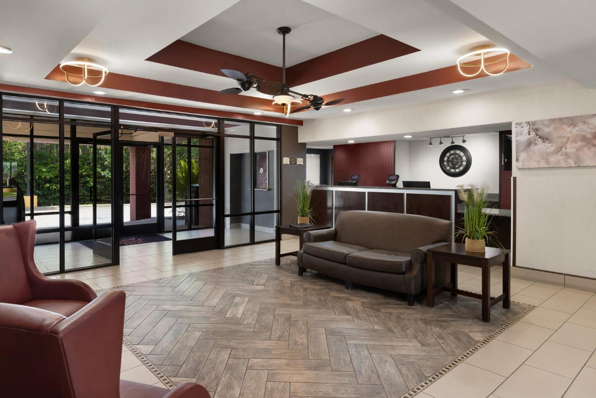 Red Roof Inn&Suites Savannah Airport Pooler Bagian luar foto