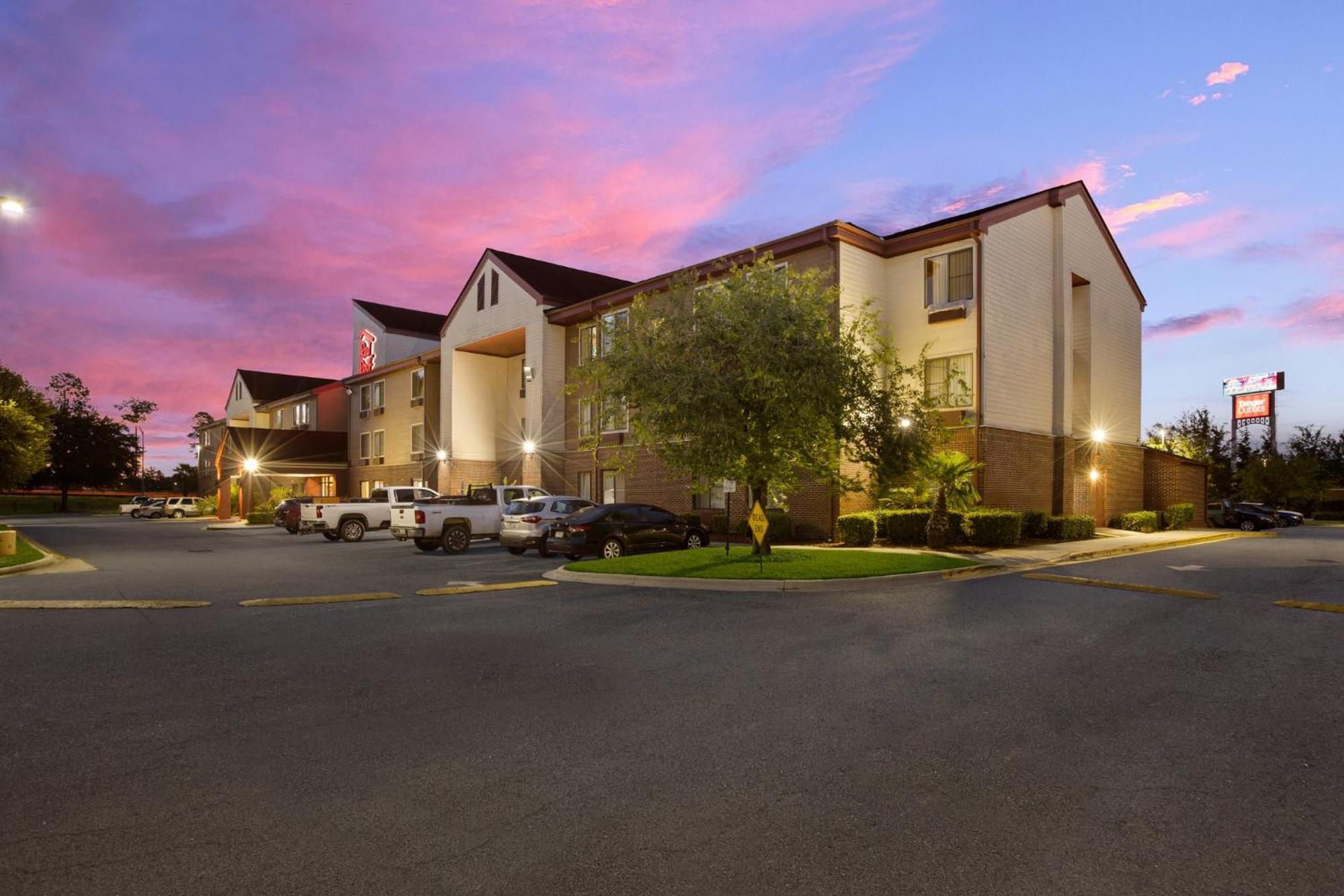 Red Roof Inn&Suites Savannah Airport Pooler Bagian luar foto