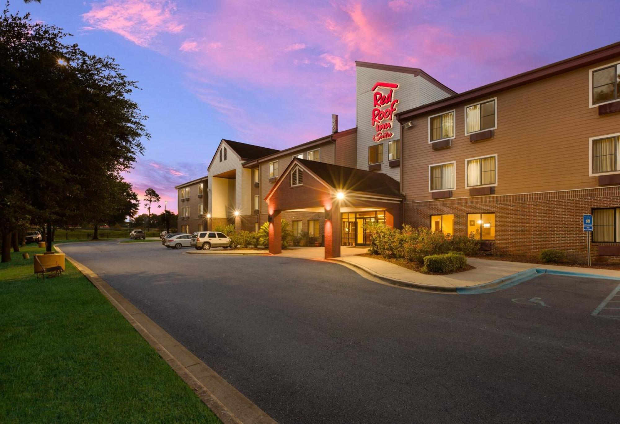 Red Roof Inn&Suites Savannah Airport Pooler Bagian luar foto