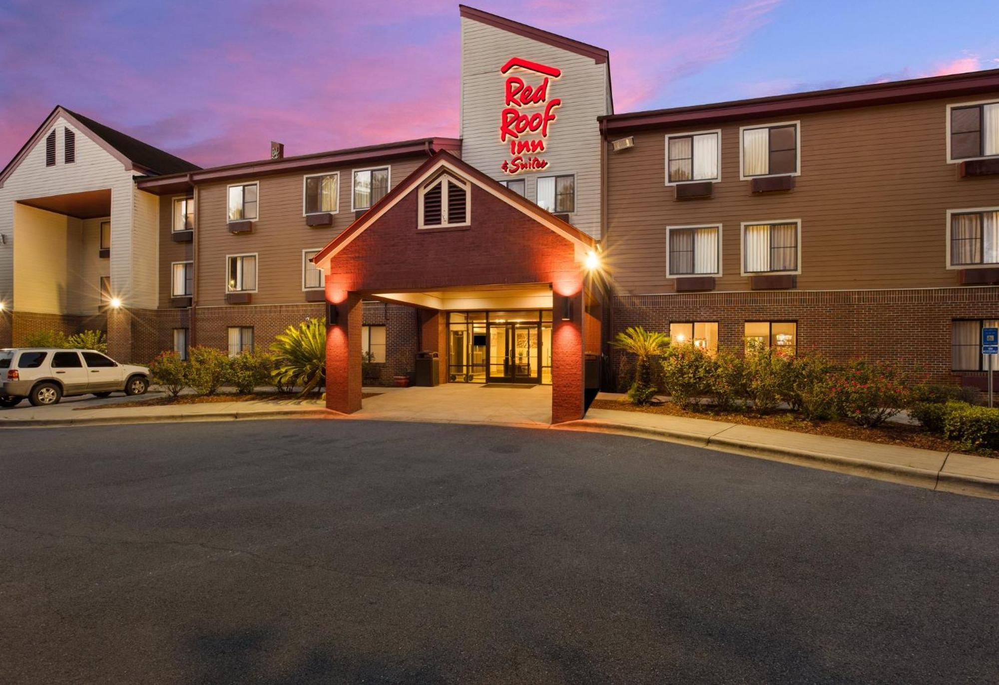 Red Roof Inn&Suites Savannah Airport Pooler Bagian luar foto