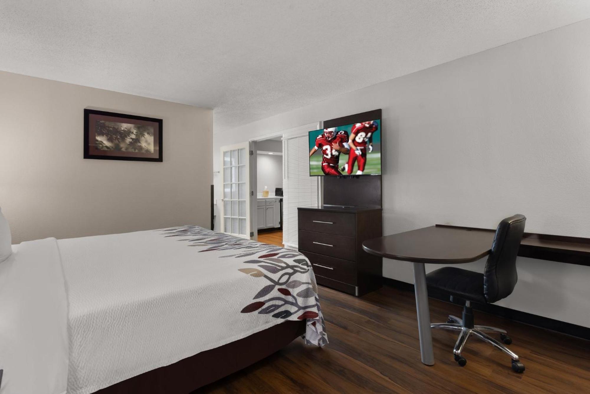 Red Roof Inn&Suites Savannah Airport Pooler Bagian luar foto