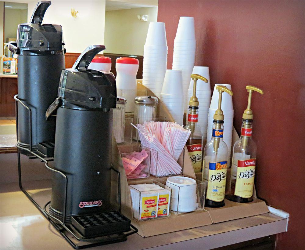 Red Roof Inn&Suites Savannah Airport Pooler Bagian luar foto