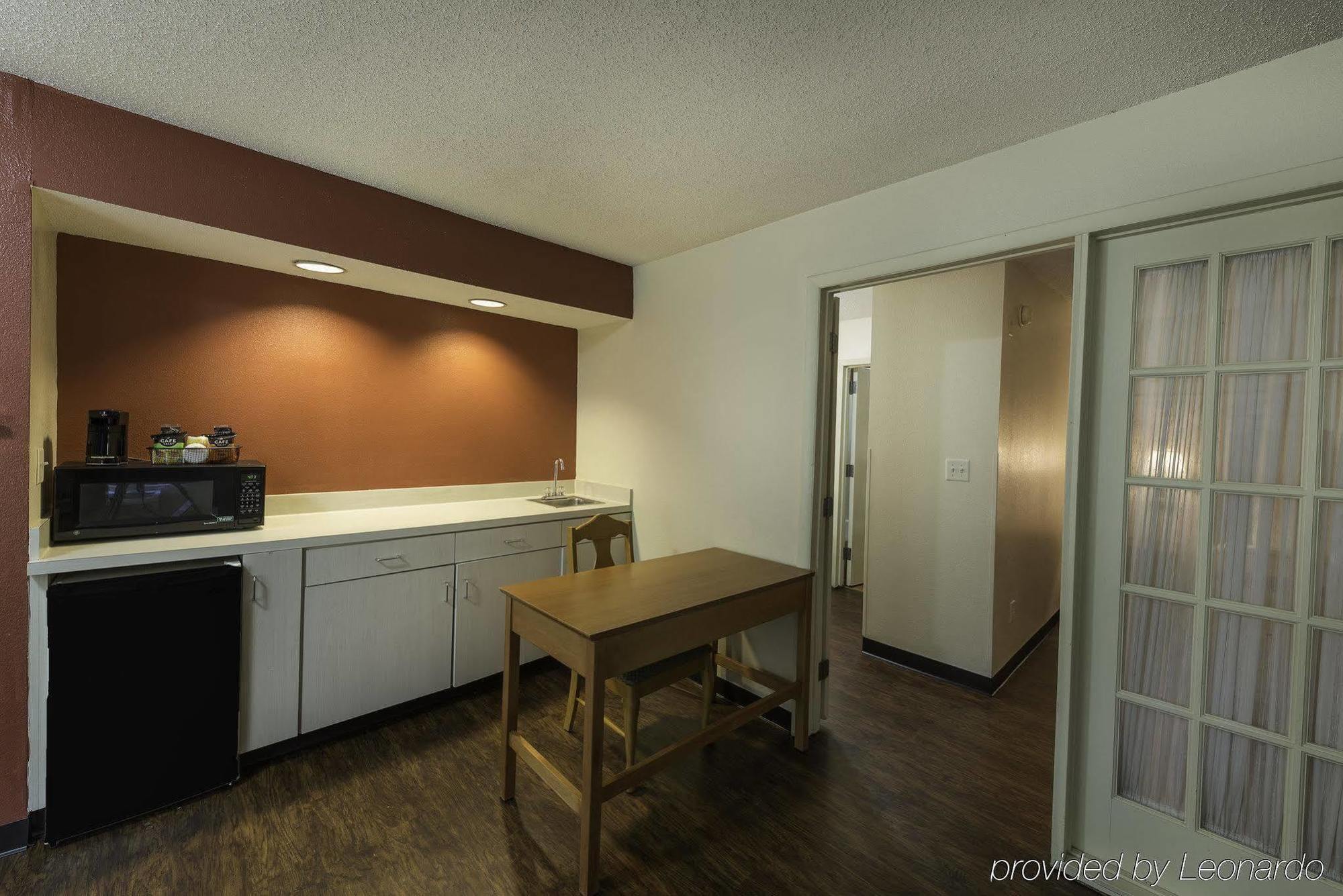 Red Roof Inn&Suites Savannah Airport Pooler Bagian luar foto